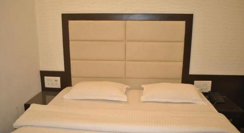 Hotel Baba Deluxe Near New Delhi Railway Station And City Center -By Rcg Hotels المظهر الخارجي الصورة
