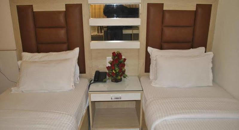 Hotel Baba Deluxe Near New Delhi Railway Station And City Center -By Rcg Hotels المظهر الخارجي الصورة